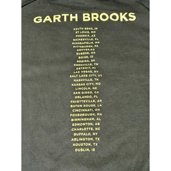 Garth Brooks Black Stadium Tour Tshirt Short Sleeve Music Concert Men's XL - Picture 8 of 8